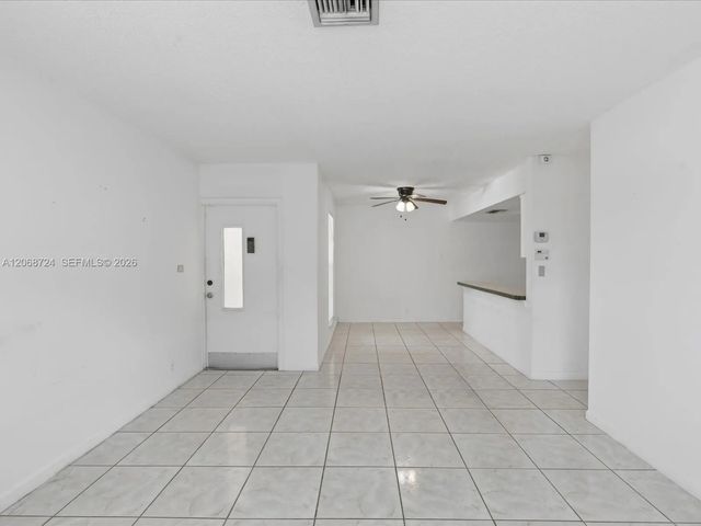 5 of 39 - 4815 Sw 65th Way, Davie, FL