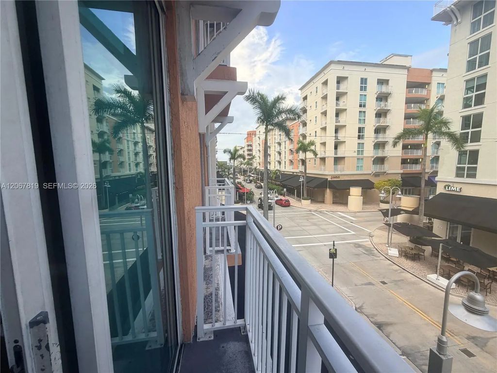 7290 Sw 90th Street #207, Miami