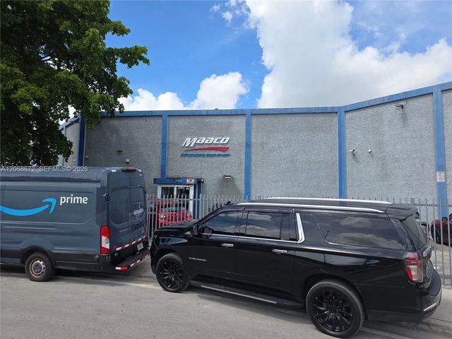 660 Nw 137th Street, North Miami