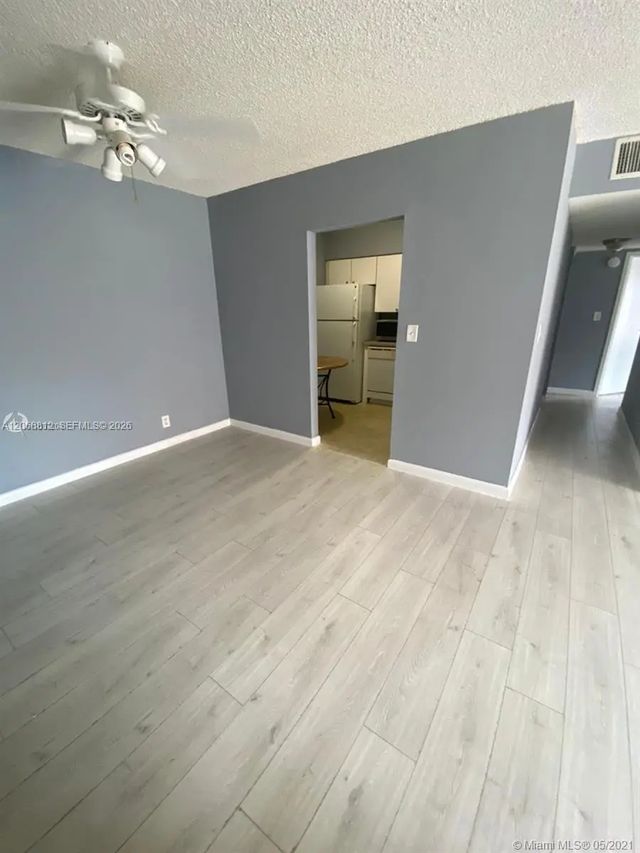 3 of 7 - 5241 Geneva Way #203, Doral, FL