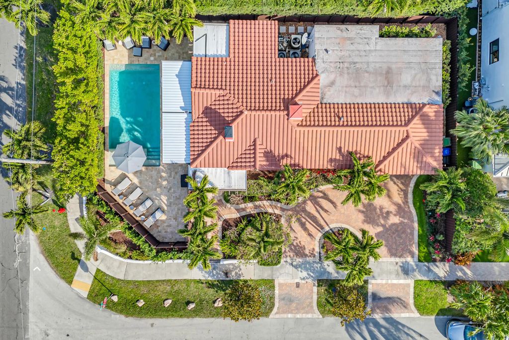 748 Ne 17th Way, Fort Lauderdale