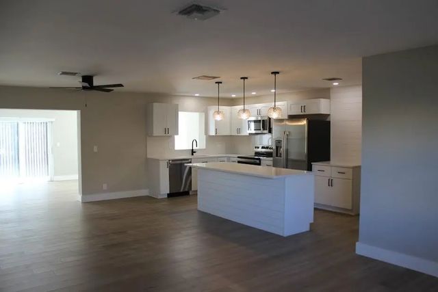 3 of 17 - 2104 Ne 1st Court, Boynton Beach, FL