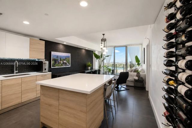 3 of 23 - 16385 Biscayne Boulevard #1920, North Miami Beach, FL