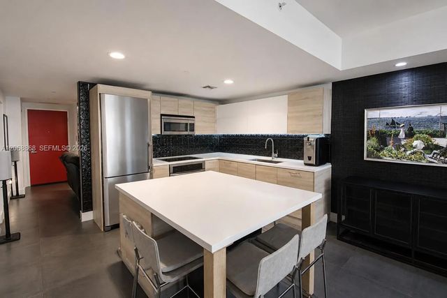 4 of 23 - 16385 Biscayne Boulevard #1920, North Miami Beach, FL