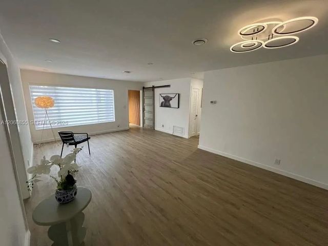3 of 10 - 6220 Nw 19th Street, Sunrise, FL