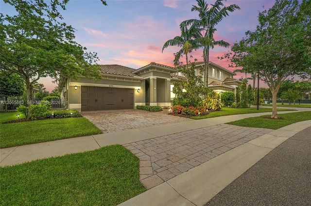 8550 Lakeside Bend, Parkland