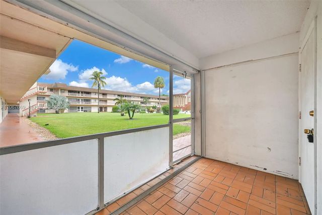 4 of 45 - 5300 Washington Street #r110, Hollywood, FL