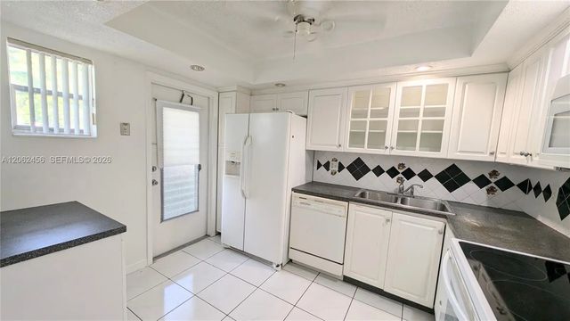 4 of 17 - 19051 Ne 2nd Avenue #1507, Miami, FL