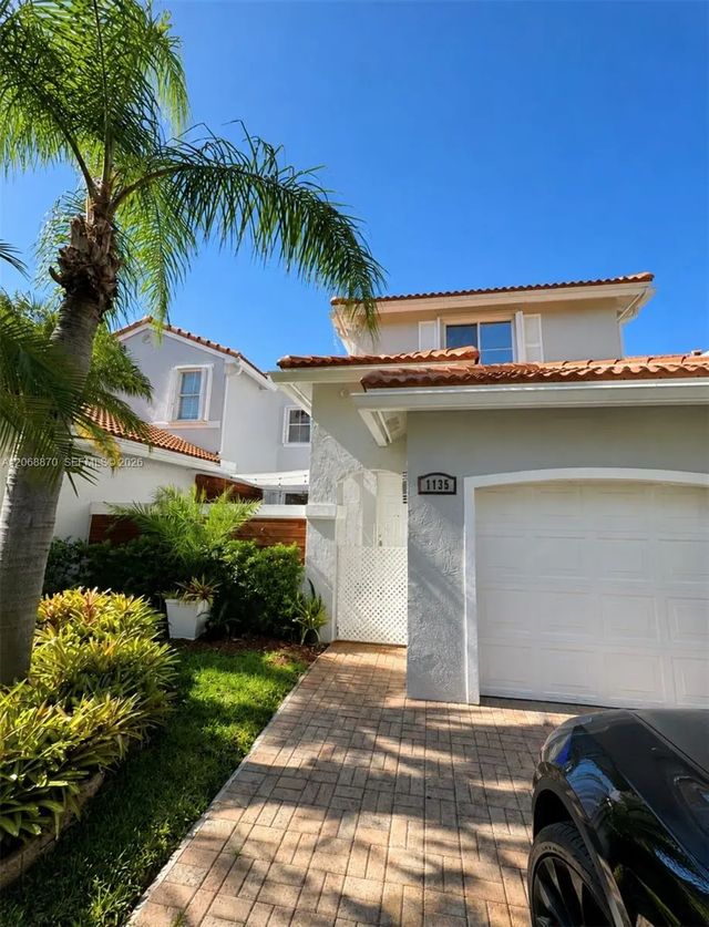 2 of 28 - 1135 Cherrypalm Lane, Hollywood, FL