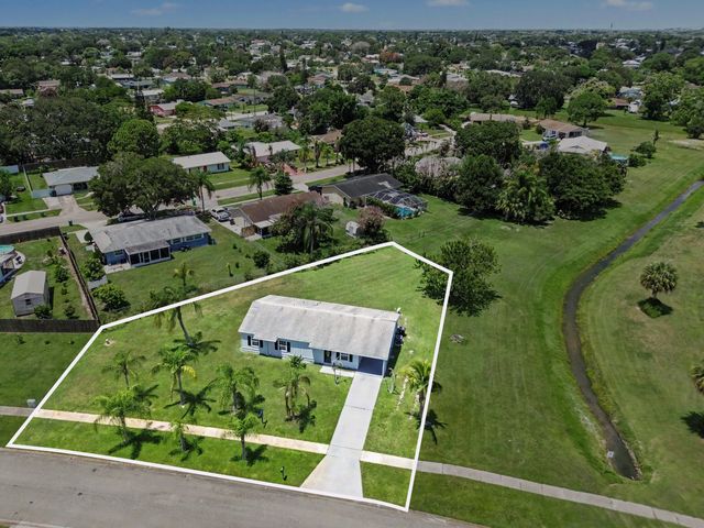 502 Ne Solida Circle, Port St. Lucie