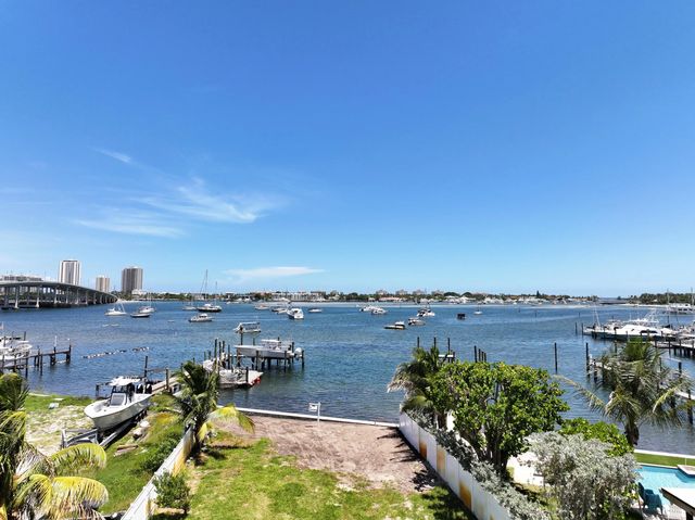 3 of 20 - 265 E 23rd Street, Riviera Beach, FL