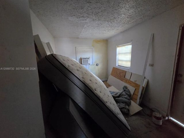 3 of 7 - 3168 Nw 66th Street, Miami, FL