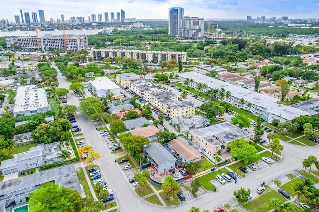 5 of 27 - 2100 Ne 170th Street, North Miami Beach, FL