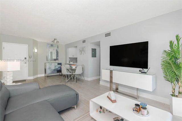 5 of 27 - 8201 Nw 8th Street #1-204, Miami, FL
