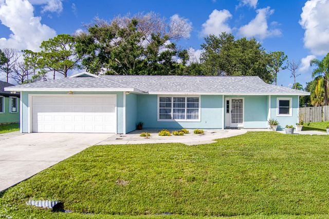 662 Se Essex Drive, Port St. Lucie