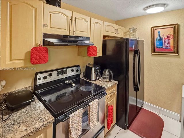 5 of 14 - 10168 Twin Lakes Drive #13-a, Coral Springs, FL