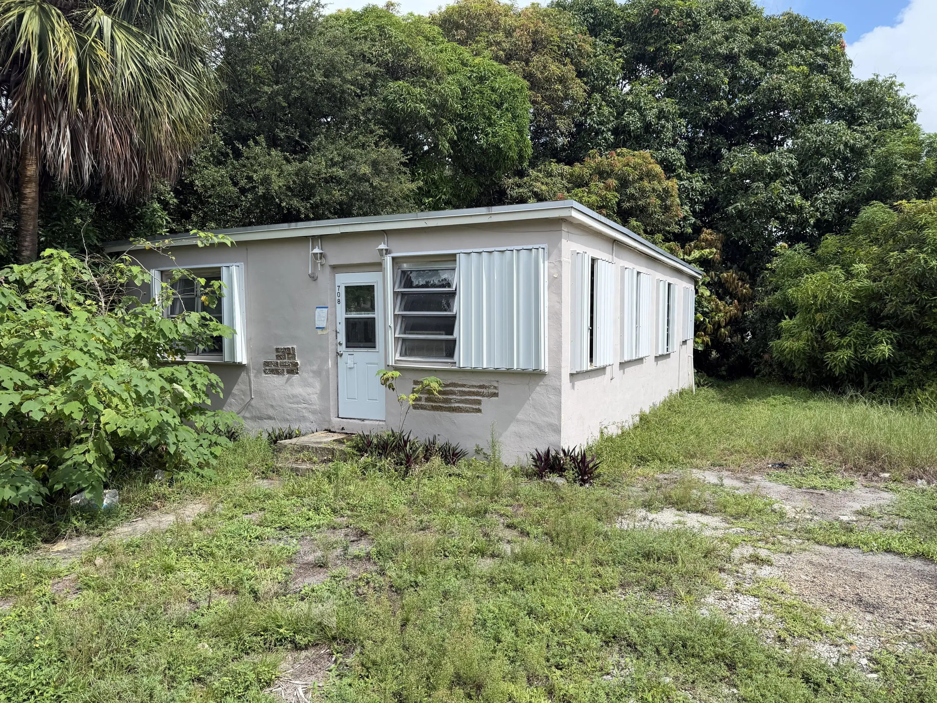 708 Sw 7th Terrace, Dania Beach