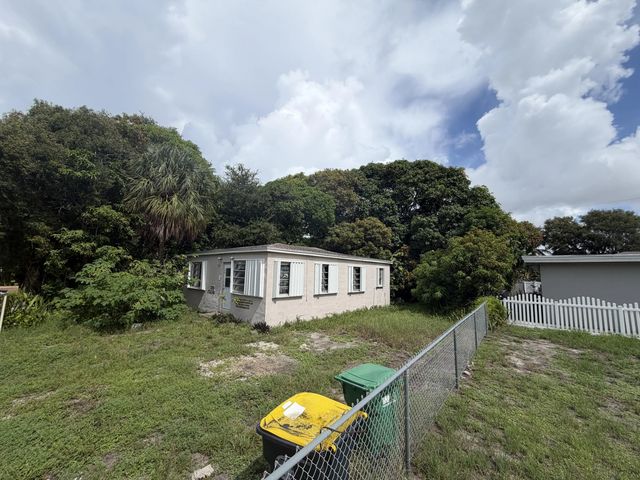 4 of 7 - 708 Sw 7th Terrace, Dania Beach, FL