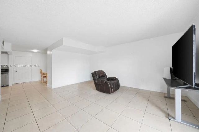 4 of 21 - 9375 Fontainebleau Boulevard #l301, Miami, FL