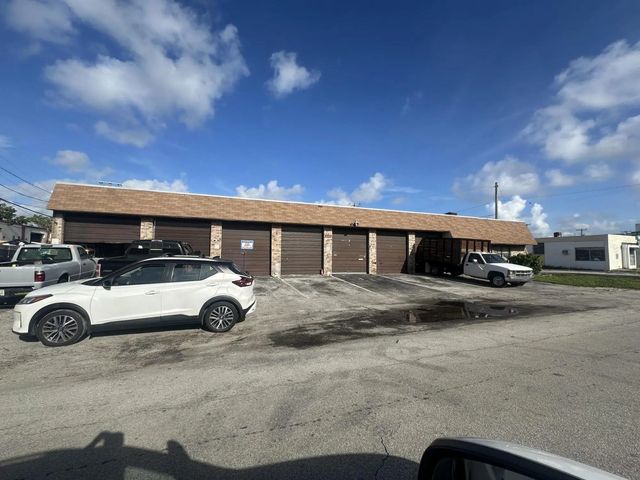 2 of 6 - 4493 Nw 8th Avenue #4, Oakland Park, FL