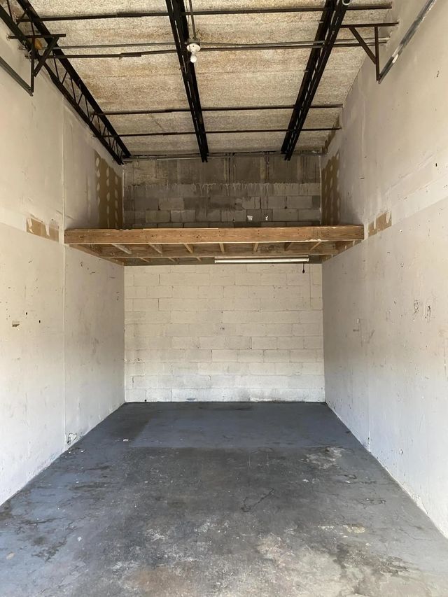 5 of 6 - 4493 Nw 8th Avenue #4, Oakland Park, FL