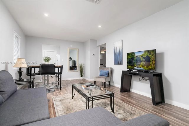 3 of 14 - 1352 Holly Heights Drive, Fort Lauderdale, FL