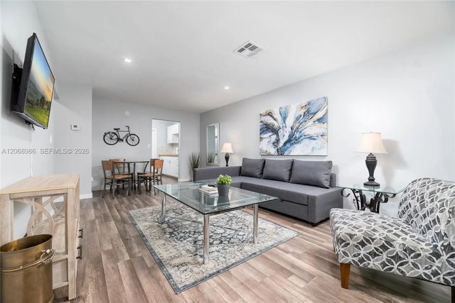 5 of 14 - 1352 Holly Heights Drive, Fort Lauderdale, FL