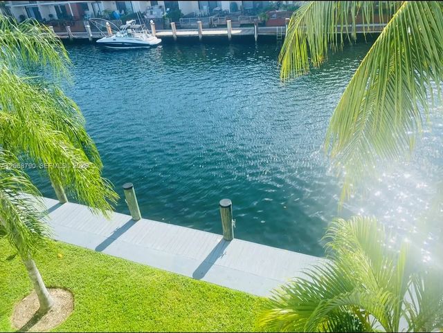 16570 Ne 26th Avenue #3f, North Miami Beach
