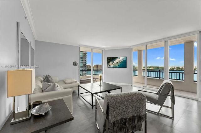 4 of 39 - 90 Alton Road #1102, Miami Beach, FL