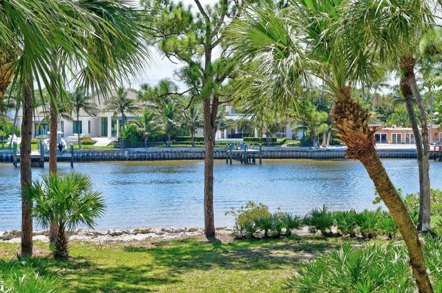 2101 Marina Isle Way #202, Jupiter