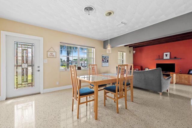 5 of 29 - 1175 Grant Street, Hollywood, FL