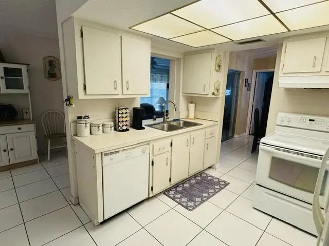 3 of 20 - 4890 Nw 14th Terrace, Deerfield Beach, FL