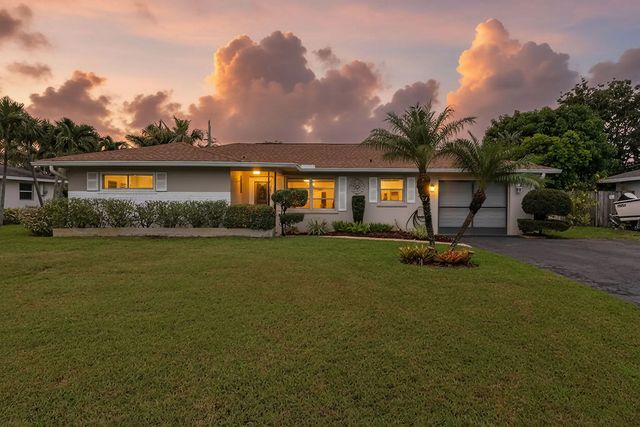 2 of 35 - 11 Windsor Road E, Jupiter, FL