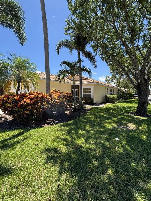 9527 Cherry Blossom Court, Boynton Beach
