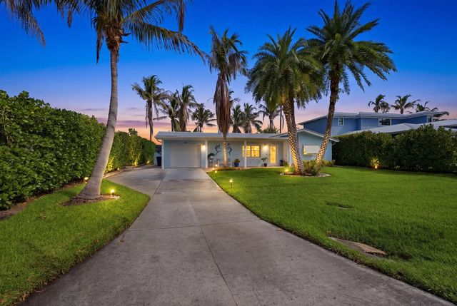 1719 Sw Dyer Point Road, Palm City