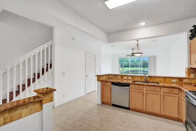 5 of 16 - 1102 Woodfield Road, Greenacres, FL