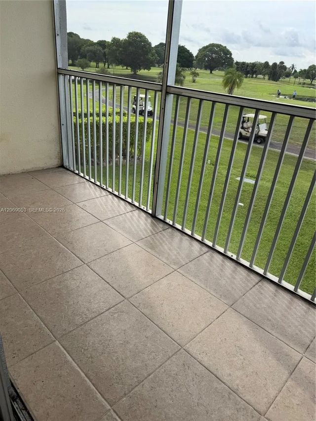 4 of 17 - 750 Sw 133rd Terrace #403c, Pembroke Pines, FL