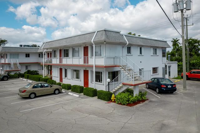 2840 Lake Osborne Drive #111, Lake Worth
