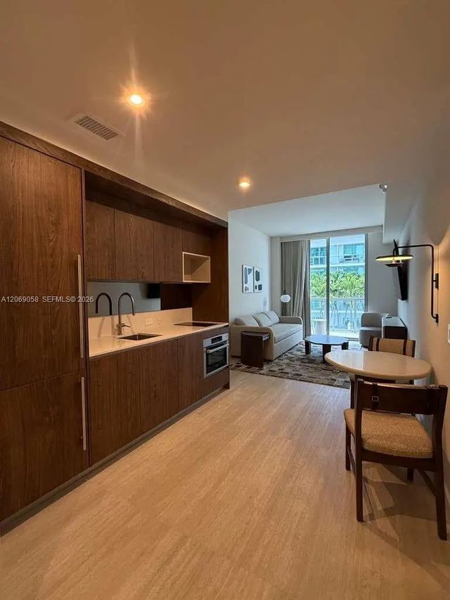 5 of 7 - 1611 Sw 2nd Avenue #610, Miami, FL