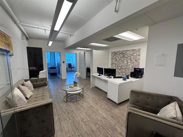 40 Sw 13th Street #402, Miami