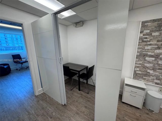 4 of 23 - 40 Sw 13th Street #402, Miami, FL