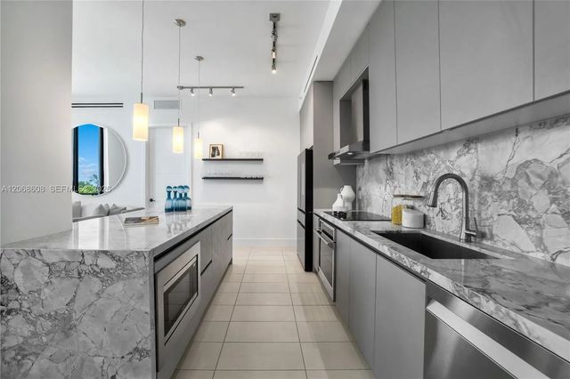 3 of 36 - 1030 15th Street #ph3, Miami Beach, FL