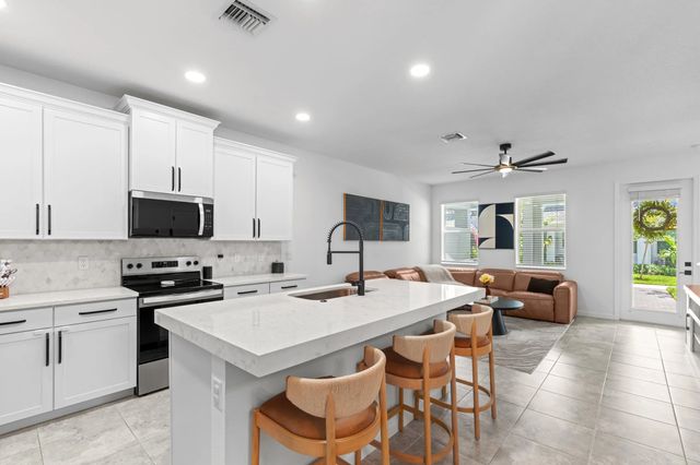 4 of 42 - 4147 S Longwood Lake Square, Westlake, FL