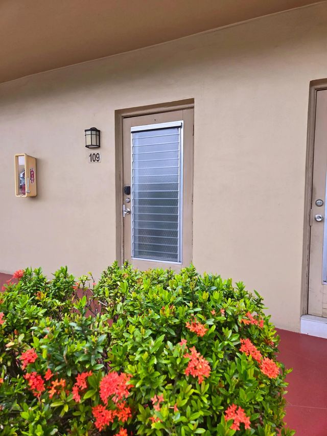 5071 W Oakland Park Boulevard #109, Lauderdale Lakes