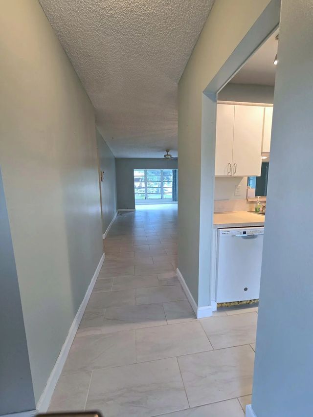 4 of 23 - 5071 W Oakland Park Boulevard #109, Lauderdale Lakes, FL