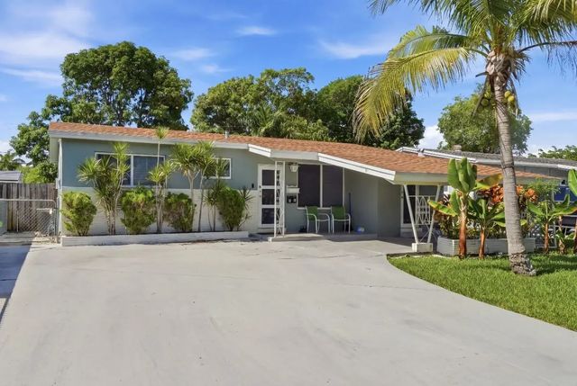 2 of 39 - 309 Sw 7th Court, Hallandale Beach, FL