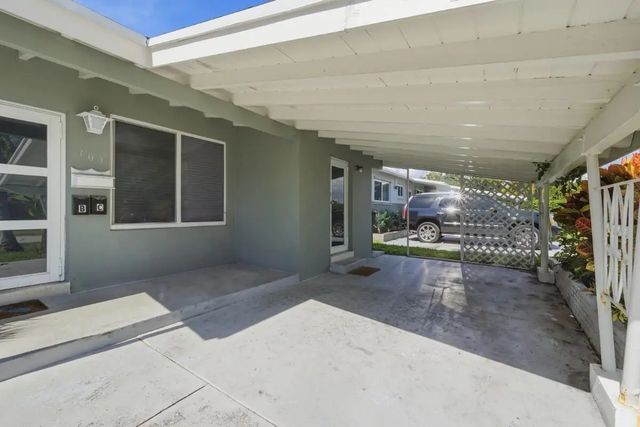 3 of 39 - 309 Sw 7th Court, Hallandale Beach, FL