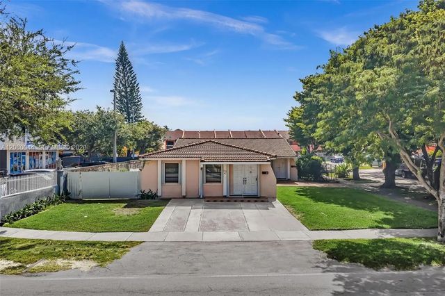 2 of 17 - 39 Sw 114th Avenue, Sweetwater, FL