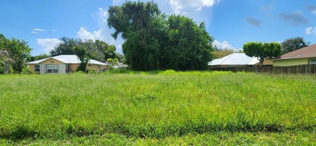 8247 Sandpine Circle, Port St. Lucie