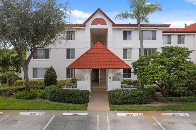 2 of 30 - 106 Half Moon Circle #b1, Hypoluxo, FL
